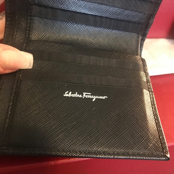 💯% Auth. Salvtore Ferragamo Black Leather Wallet - Picture 5 of 15